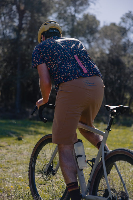 Cyclist wearing a pamera shirt hawaian style